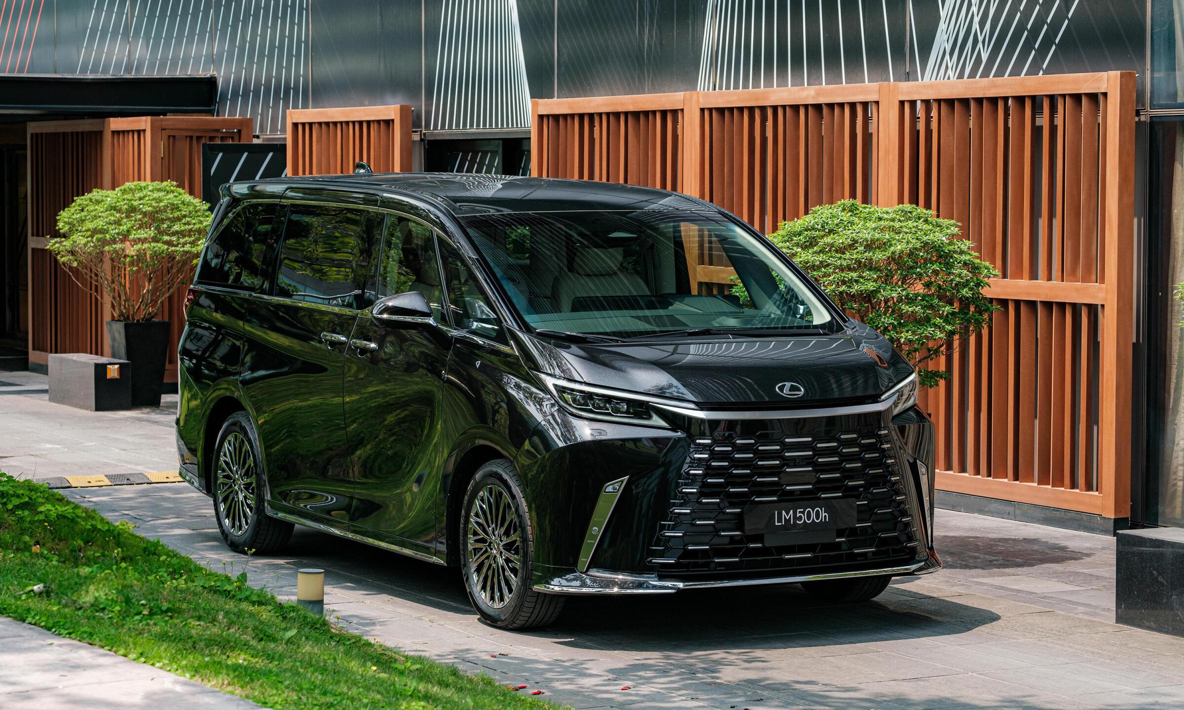 Ngoại thất Lexus GX550